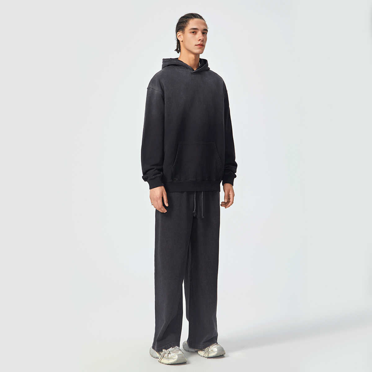 SHE DZNS GRAPHIC HOODIE