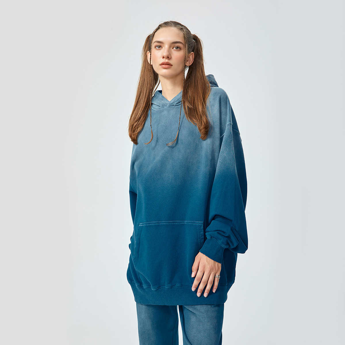 SHE DZNS GRAPHIC HOODIE